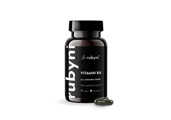rubyni Vitamin B12 – vegan & biologisch Dunkles PET-Fläschchen rubyni Vitamin B12 mit zwei grünen Kapseln